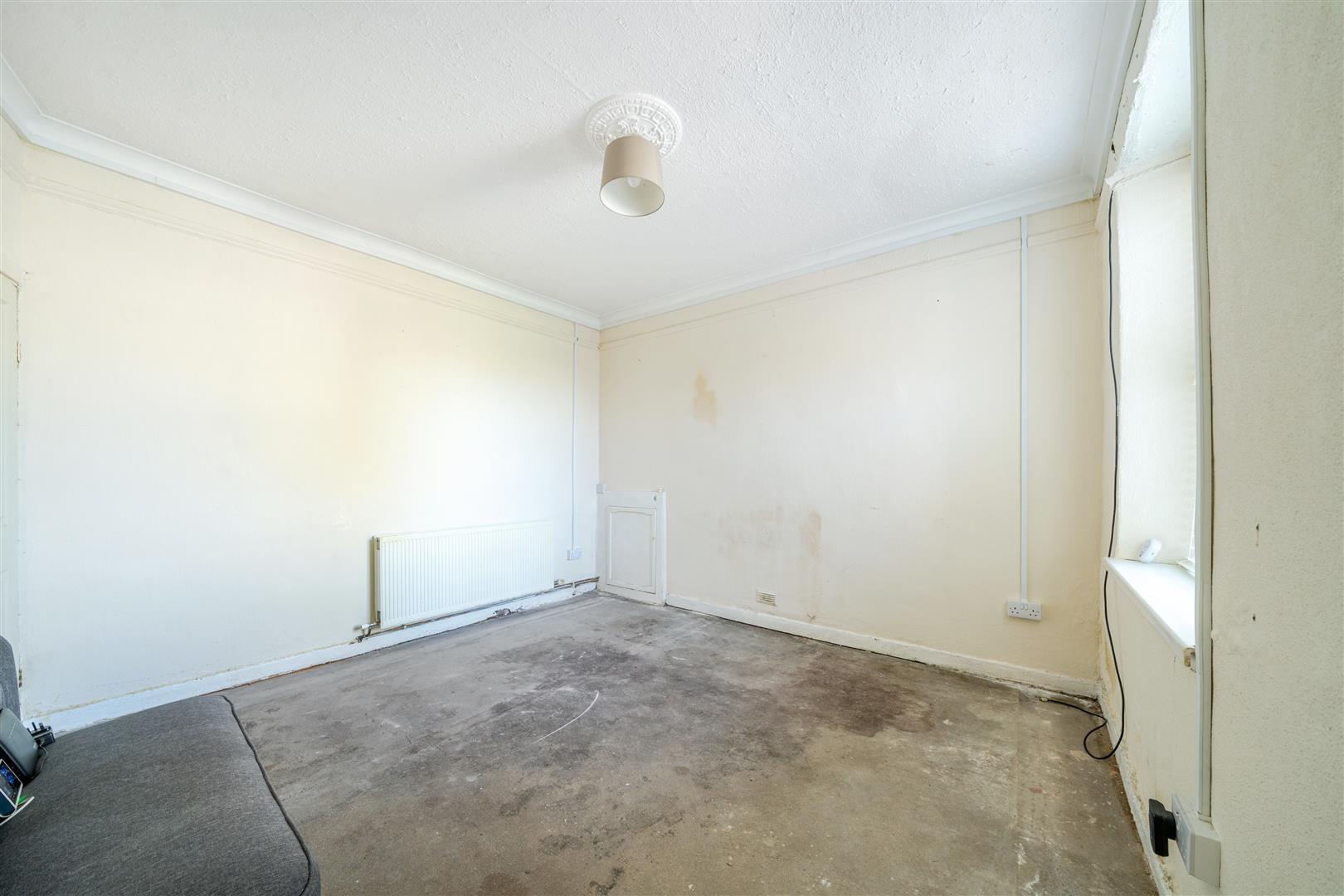 Middle Road, Gendros, Swansea, SA5 8ES